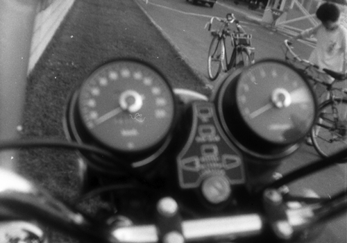 スピードメーター