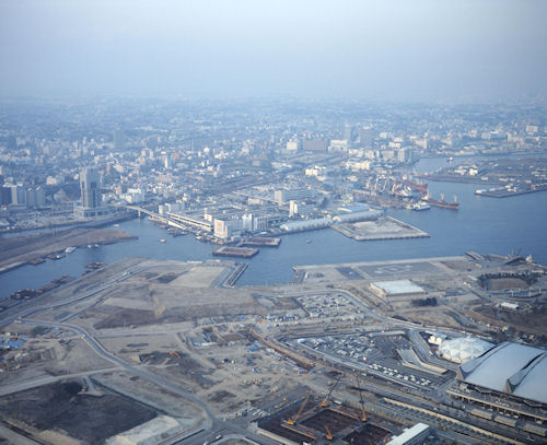 みなとみらい27ランドマークタワー展望フロアより